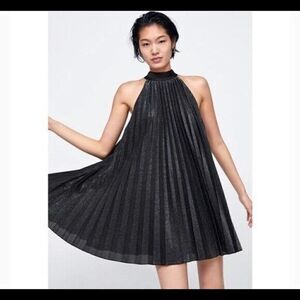 NWOT ZARA Pleated halter silver shimmer accordion mini dress size Medium